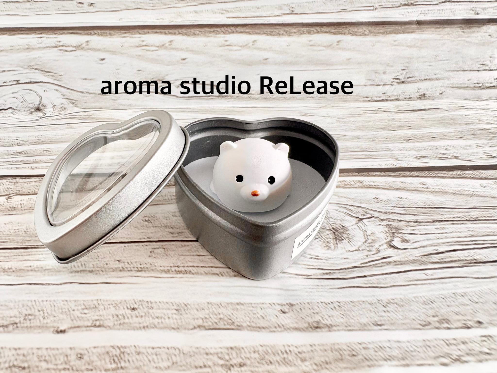 コロンとかわいい　こぐま　アロマストーン　ブルー　ブレンド精油つき　お好きな香りで育ててください　ギフトにも1枚目の画像